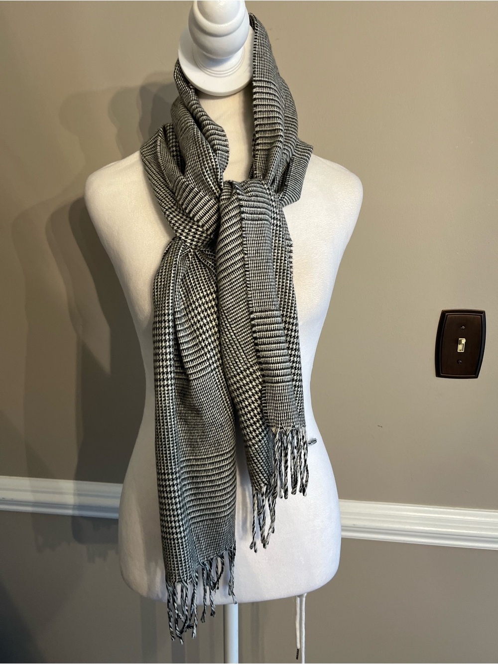 Monsieur Christian Dior Cashmaire Vtg 80s Black and White Houndstooth Scarf